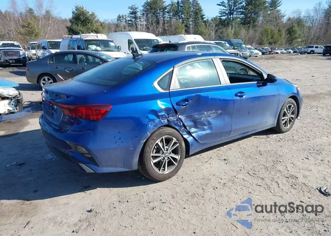 2024 Kia Forte Lxs z USA, uszkodzony, nr VIN 3KPF24AD0RE709223